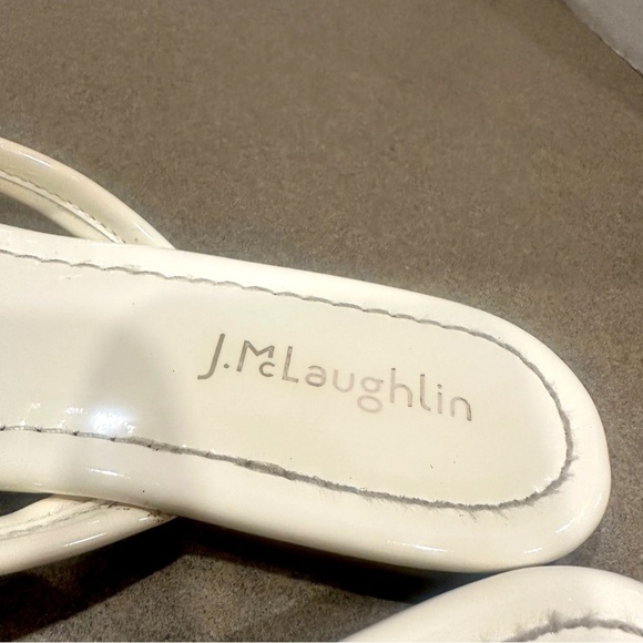 J. McLaughlin Caitlin White Patent Leather Flip Flops Slip On Sandals Thongs 8 - Picture 2 of 10